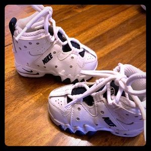 Nike toddler shoes size 4